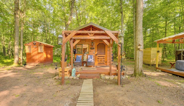 Glamping Getaway w/Porch in Wisconsin Northwoods