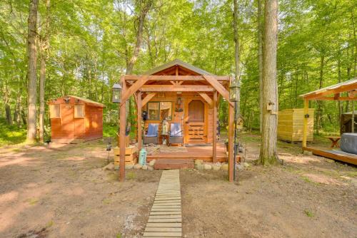 Glamping Getaway with Porch in Wisconsin Northwoods