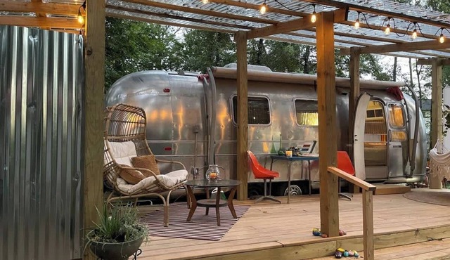 Glamping in an Airstream, Hot Tub, Fire Pit