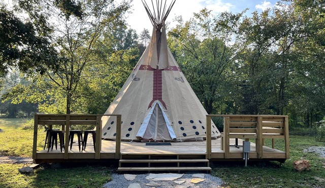 Glamping in an Authentic Style Sioux Tipi in the Heart of the Ozarks “The Elk”