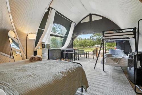 Glamping in Nature Near Mt Rushmore