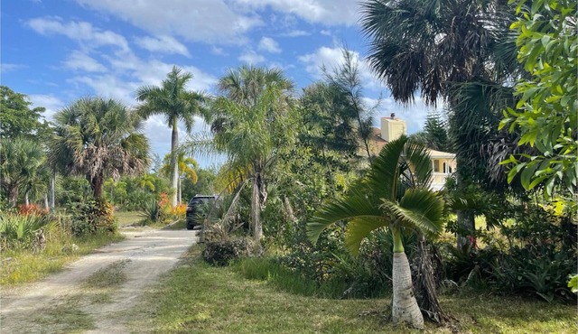 Glamping in pine island, Charming 1-bedroom cabin in welcoming Saint James City