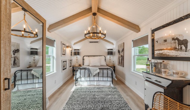 Glamping in Spicewood TX Hill Country ~ Cabin 3 The Sonnie at Green Acres