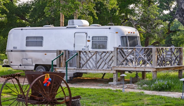 Glamping in Spicewood TX Hill Country ~ The Avion
