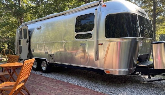 Glamping in the DMV - 2022 Airstream Globetrotter 27FB