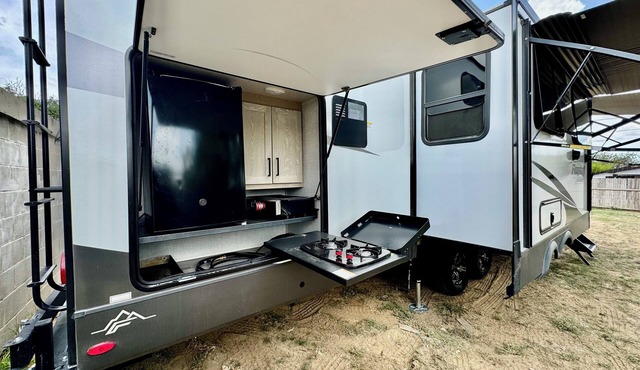 Glamping Oasis: Adventure Haven
