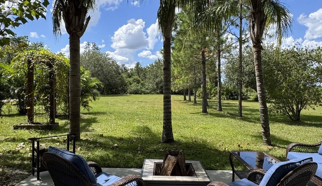 “GLAMPING”on 10 acres…10minutes to Lakewood Ranch and close to Sarasota scenes.