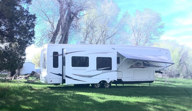 Glamping on the Paintrock