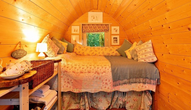 Glamping Pod in Newbury near Highclere Castle