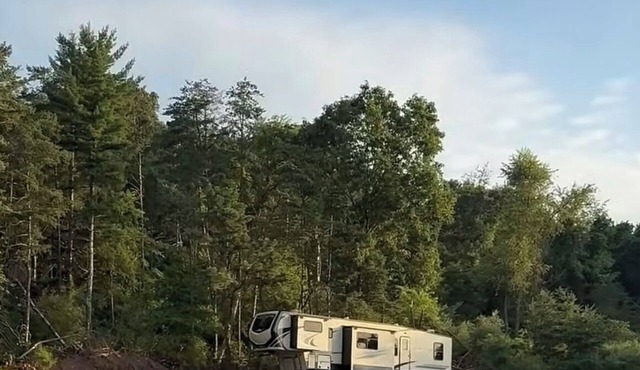 Glamping RV 1 Bed 1 Bath