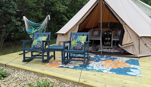 Glamping tent for 2 in nature