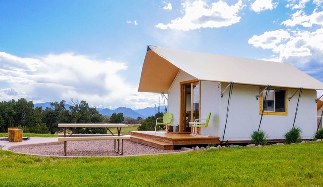 Glamping Tent Single Queen - Royal Gorge Cabins
