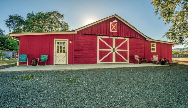 Glamping Tent with gorgeous mountain views&Animalsn