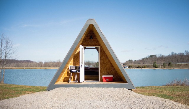 Glamplyfe Nature Experience: A-Frames on Lakefront L15