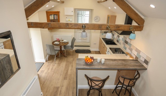 GLAN MEON COTTAGE, pet friendly in Barmouth