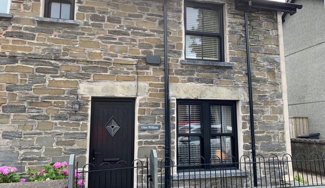 GLAN WILLIAM, character holiday cottage in Dolwyddelan