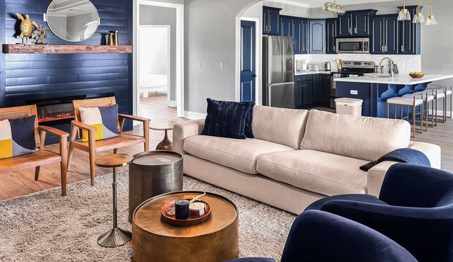 Glaring & Modern 3BR 2BTH Home 13 Min DT Stadium - Lux Backyard