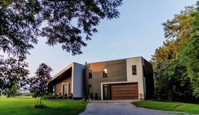 GLAS HOUSE! Unique Scandinavian inspired modern home