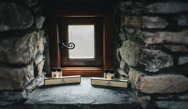 Glas, our first floor twin only studio