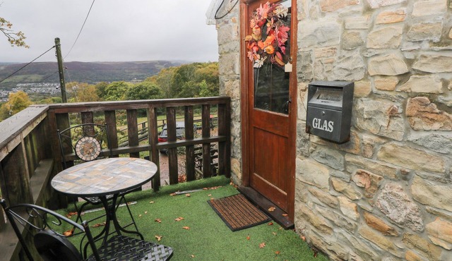 GLAS STUDIO, pet friendly, character holiday cottage in Aberdare