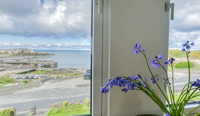 Glasfryn - sleeps 12 guests in 6 bedrooms