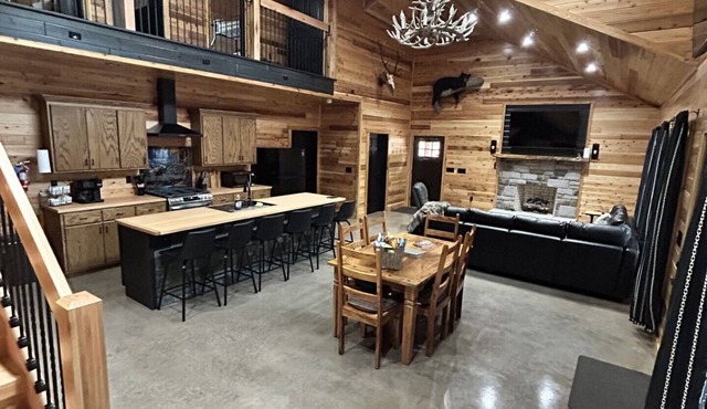 Glass City Cottage and Stream