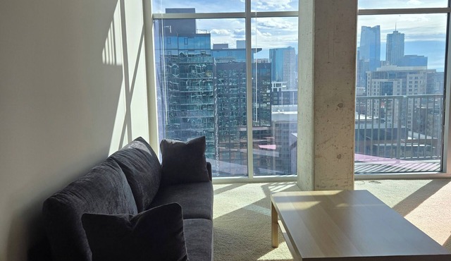 Glass House 21st Floor Condo with Amazing View