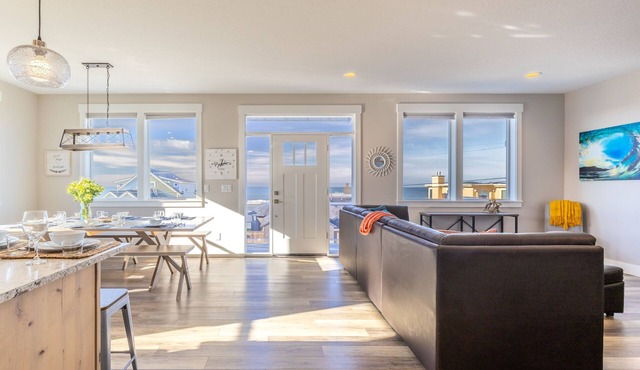 Glass Tides Getaway + Billiards + Beach + Surfing
