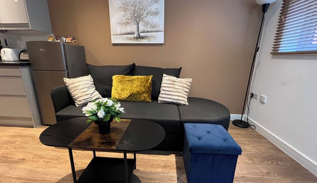 Glastonbury Sacred Vault, 1 Bedroom Split-Level Apt, Sleep 3