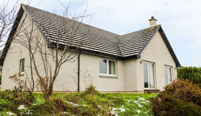 GLAVEN, family friendly, with open fire in Bonar Bridge