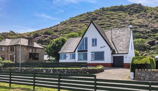 Gleaner Lea Apartment