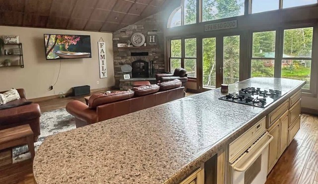 Gleason Lakefront House: Fire Pit, Fishing & Views!