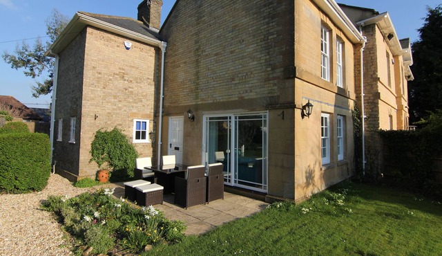 Glebe Cottage is part of Manse Manor Hall, which was the formally the Vicarage