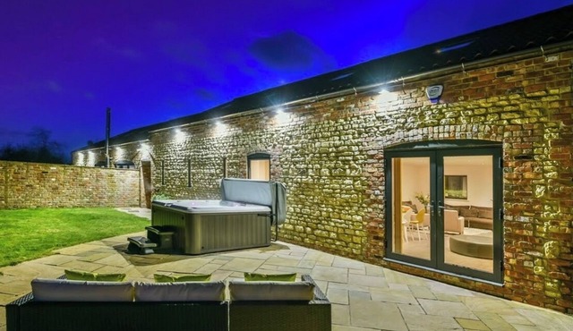 Glebe Farm 4Br, Sleeps 11, Hot Tub, Pet Friendly