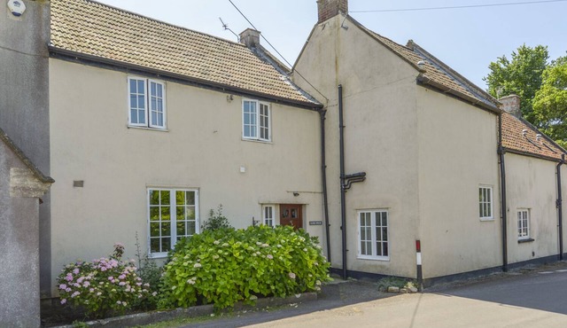 GLEBE HOUSE, family friendly, character holiday cottage in Wells