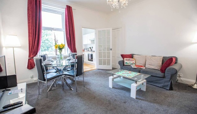 Glebe Street Apartment