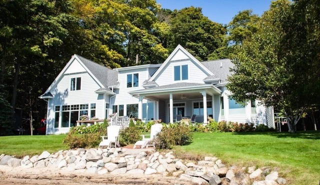 Glen Den Amazing Views of Sleeping Bear Dunes, Luxury Lakefront Home Glen Arbor
