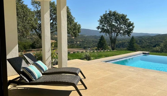 Glen Ellen Oasis With Stunning Views