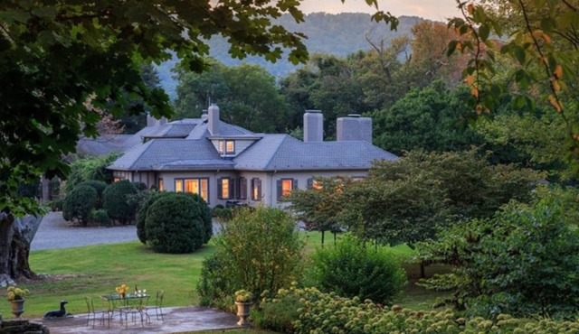 Glen Gordon Manor