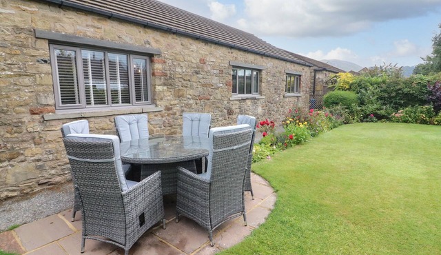 GLEN LEA, family friendly, with a garden in Settle