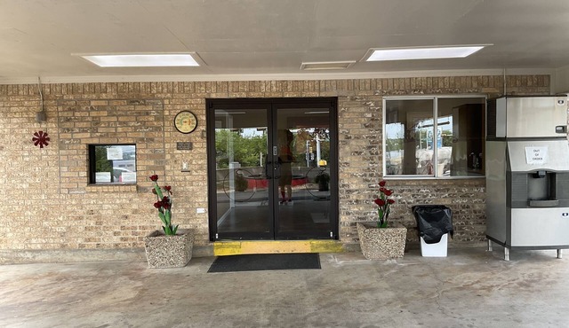 Glen Rose Inn and Suites