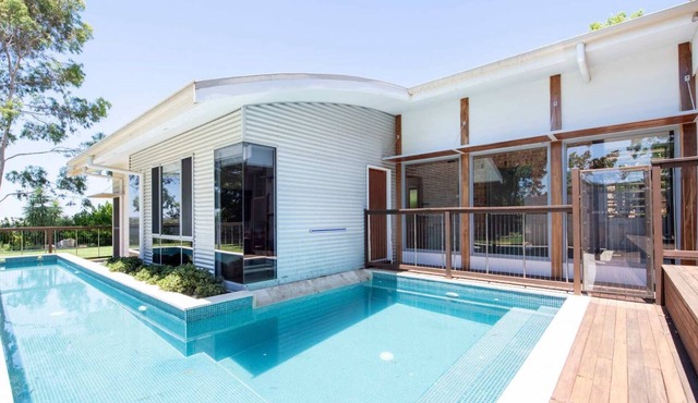 Glenabbey - Lap & Plunge Pool, Close to Zoo