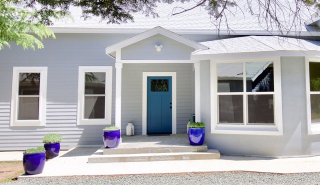 Glenbrook Lodge - Private Creekside Estate