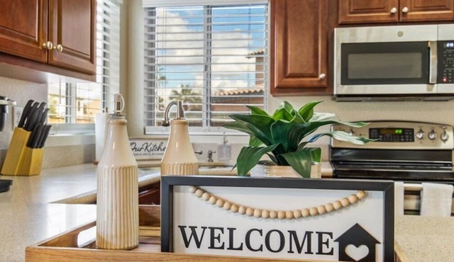 Glendale 4 Bdrm w/Backyard Oasis. Pool and Spa!