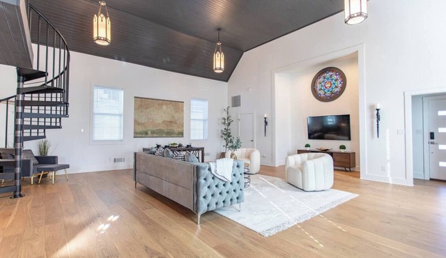 Glendale Chapel: Historic Church Retreat