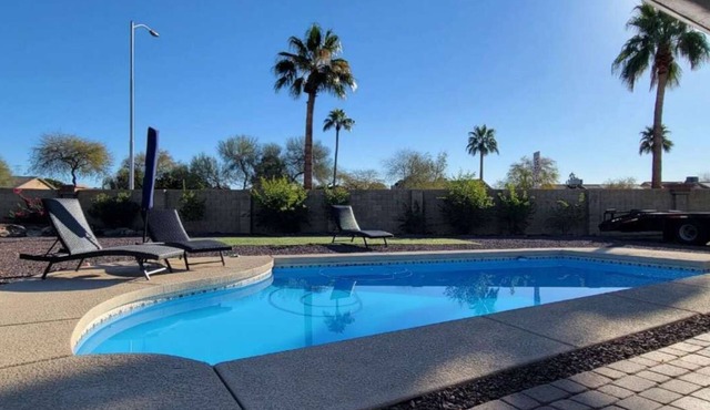 Glendale Escape Private Pool & Charming Patio