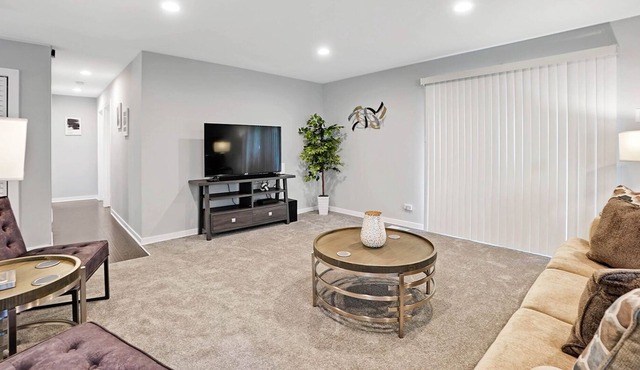 Glendale Heights Rental- Windsor Ln