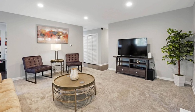 Glendale Heights Rental- Windsor Ln