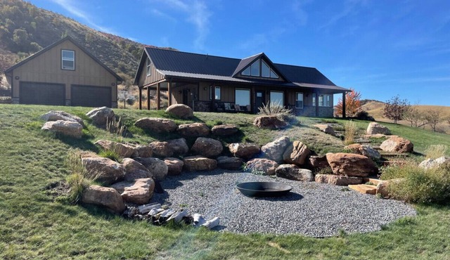 Glendale Reservoir Retreat (Kayaks, Paddleboards & Tubes!)