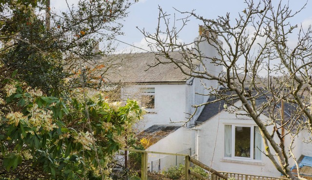 GLENDOWER APARTMENT, romantic, with a garden in Dalbeattie